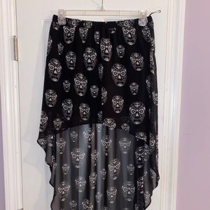 High-low skull skirt